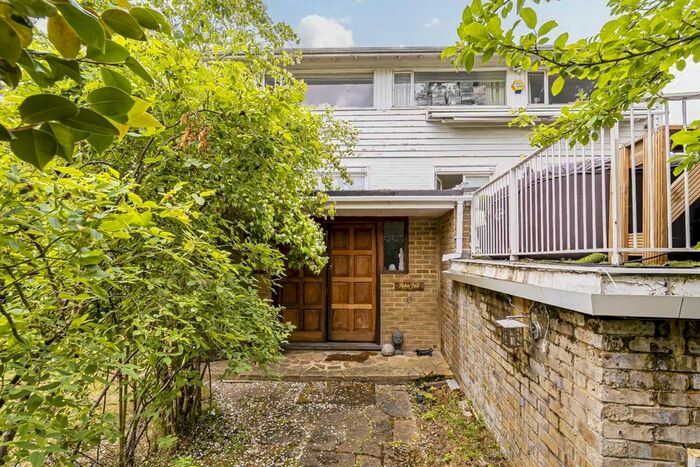 5 Bedroom Property To Rent In Coombe Hill Road, Coombe, Kingston Upon Thames, KT2