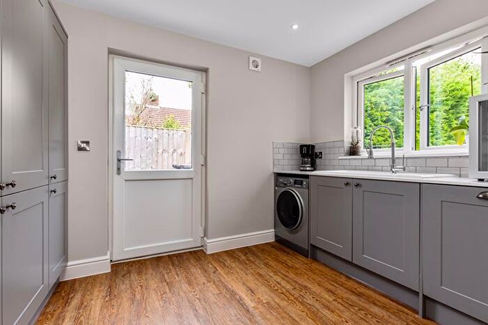 4 Bedroom Detached House For Sale In Castle Avenue, Havant, PO9