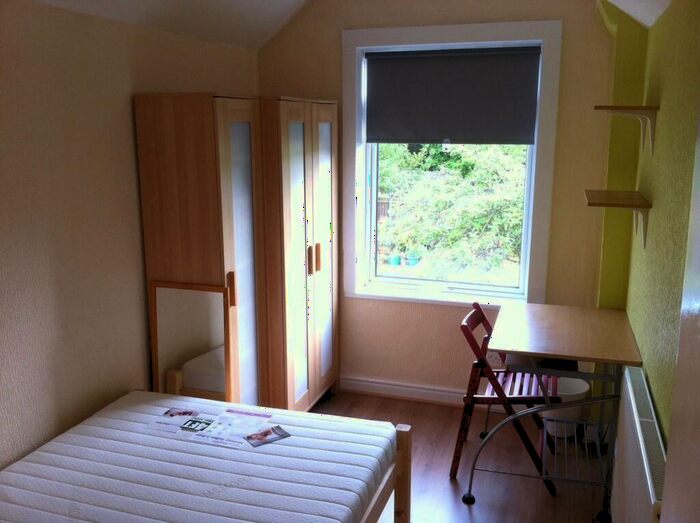 5 Bedroom Terraced House To Rent In Warwards Lane, Birmingham, B29