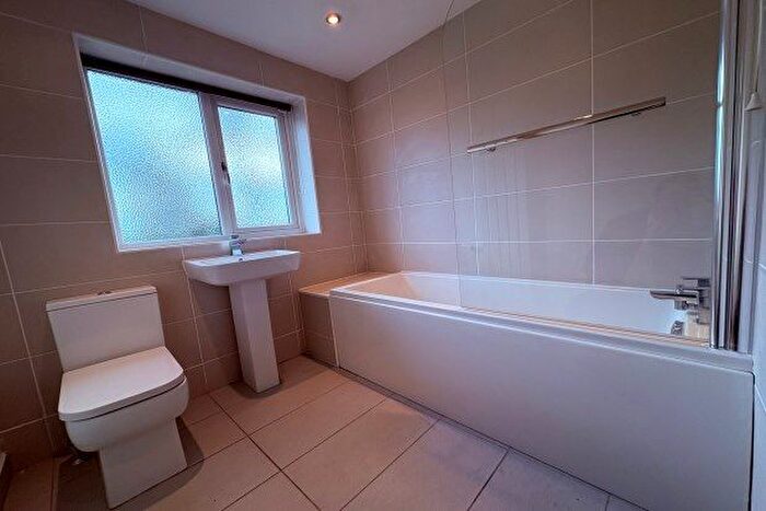 5 Bedroom Property To Rent In Ainsworth Road, Bury, BL8