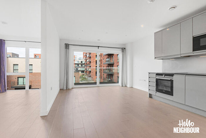Studio To Rent In Quassia House, Thonrey Close, London, NW9