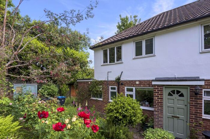 2 Bedroom Flat To Rent In Dale Court, Dale Road, Purley, CR8