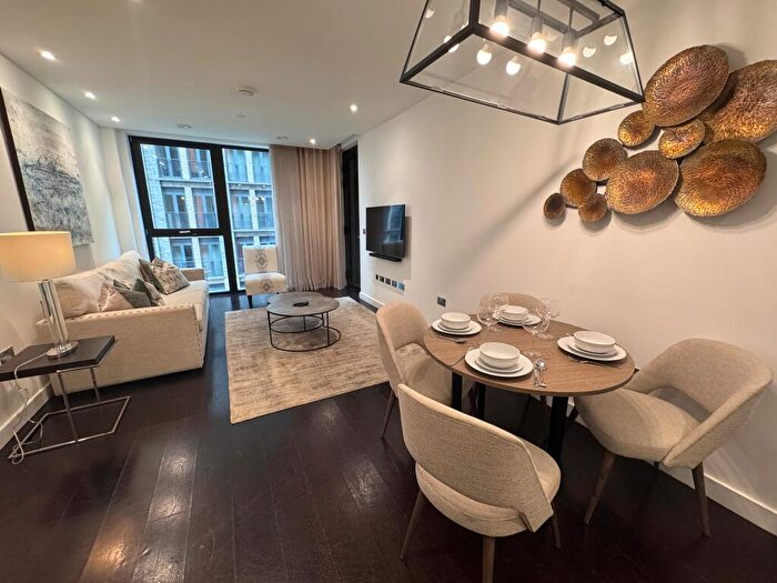 2 Bedroom Apartment To Rent In - Charles Clowes Walk, SW11