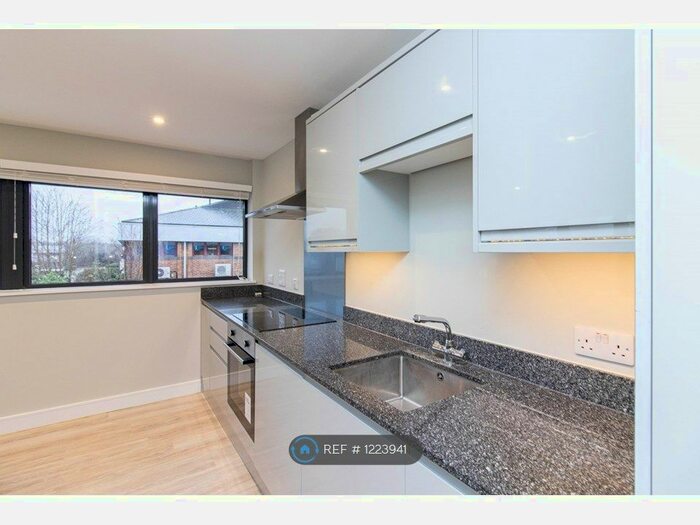 1 Bedroom Flat To Rent In Dwight Road, Watford WD18