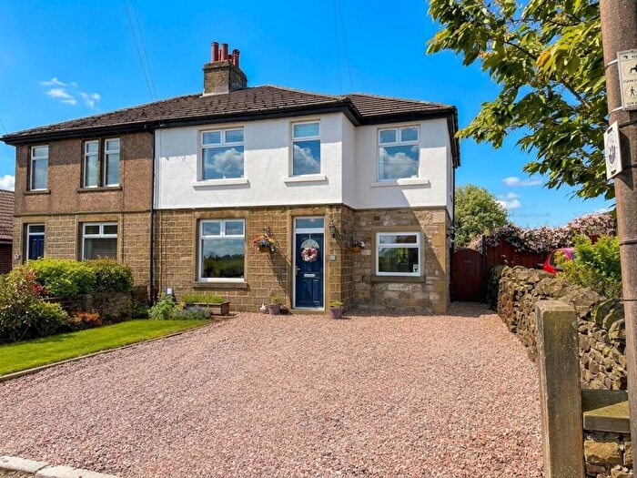 4 Bedroom Semi-Detached House For Sale In Park Lane, Birdsedge, HD8