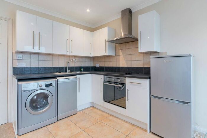 1 Bedroom Flat To Rent In Overstone Road, Hammersmith, London, W6