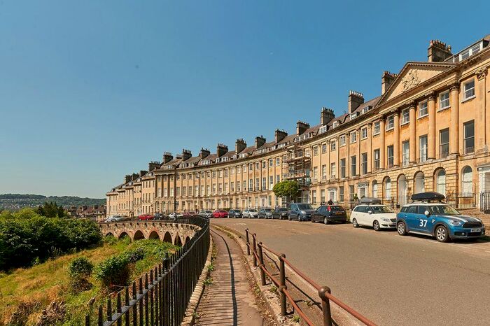 2 Bedroom Apartment To Rent In Top Floor Flat, Camden Crescent, Bath, BA1