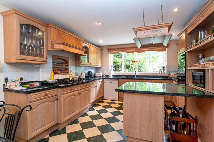 5 Bedroom Detached House For Sale In Rockways, Arkley, EN5