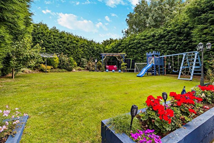 5 Bedroom Detached House For Sale In St Peters Heights, Old Edlington, Doncaster, DN12