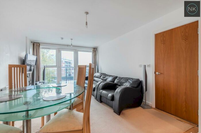 2 Bedroom Apartment To Rent In Memorial Heights, Monarch Way, Newbury Park, Ilford, IG2