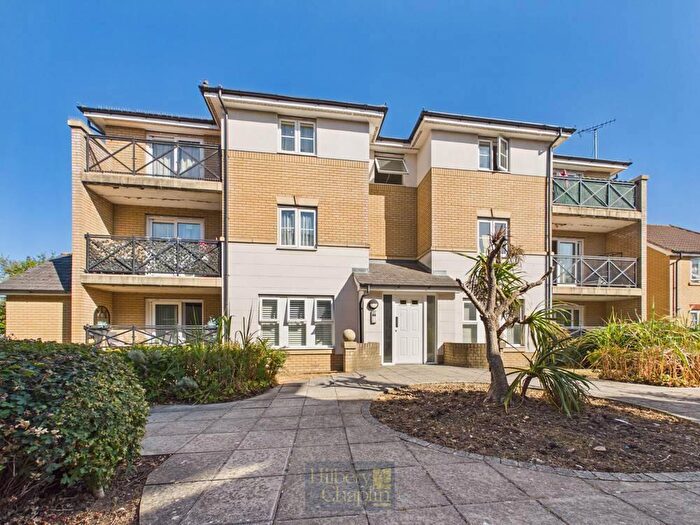 2 Bedroom Apartment For Sale In Bell Close, Laindon, Essex, SS15