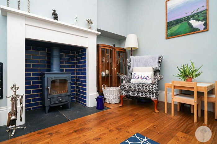 3 Bedroom End Of Terrace House For Sale In Eve Road, Stratford, E15