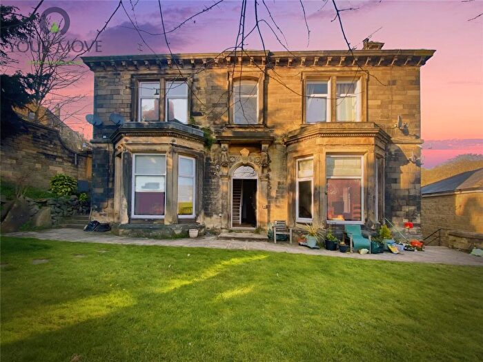2 Bedroom Flat For Sale In Otley Road, East Morton, Keighley, West Yorkshire, BD20