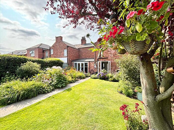 3 Bedroom Semi-Detached House For Sale In Main Road, Underwood, NG16