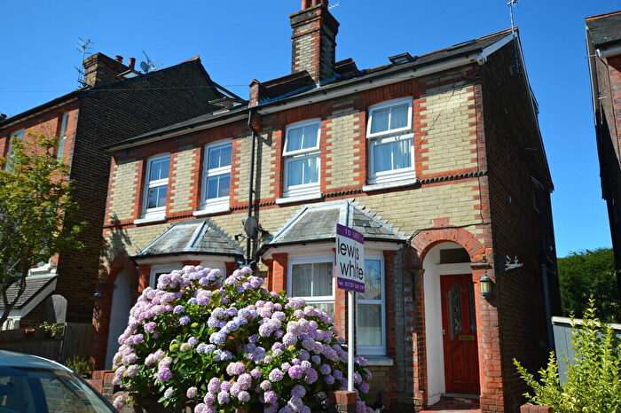 4 Bedroom Semi Detached House To Rent In Cornfield Road, Reigate, RH2