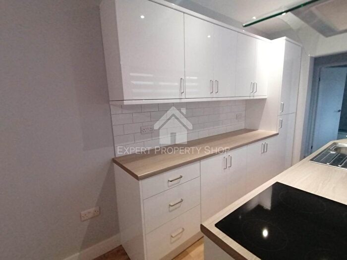 3 Bedroom Property To Rent In King Street, Worksop, Nottinghamshire, S80