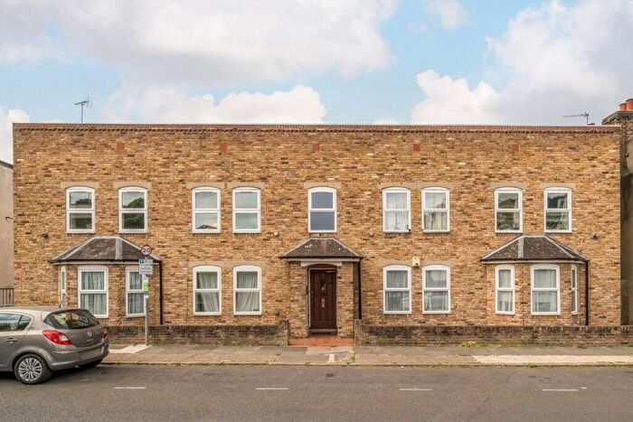 1 Bedroom Flat To Rent In Leathwell Road, Lewisham, SE8