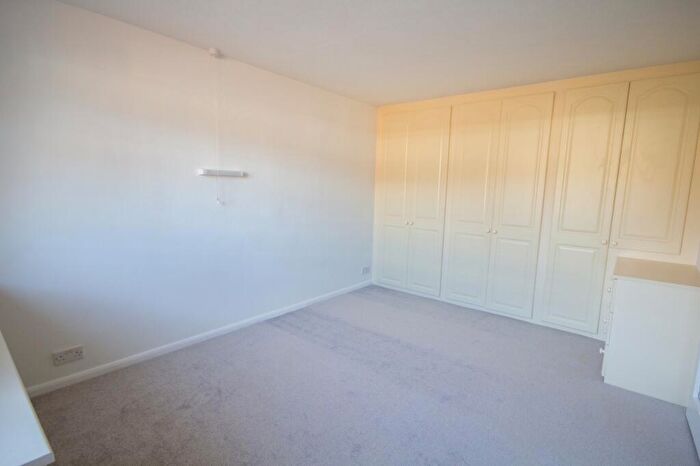 2 Bedroom Detached Bungalow To Rent In Parkfields Drive, Derby, Derbyshire, DE22