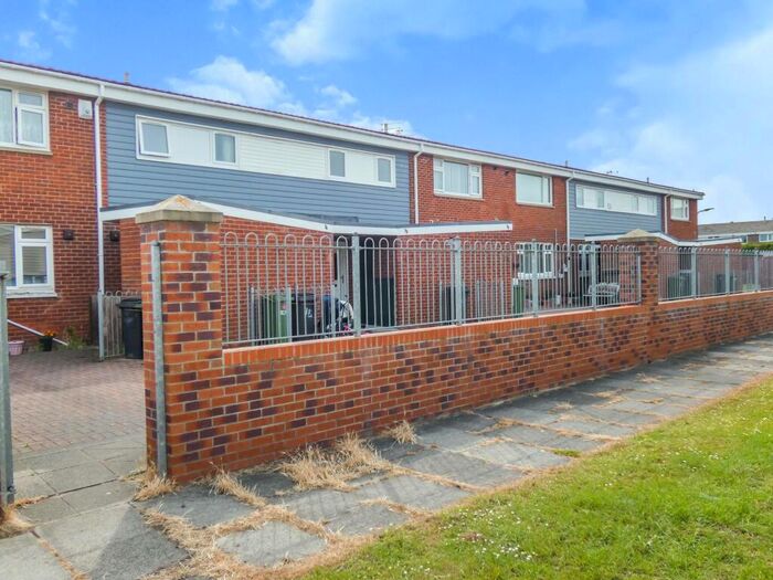 2 Bedroom Flat To Rent In Canterbury Close, Ashington, Northumberland, NE63