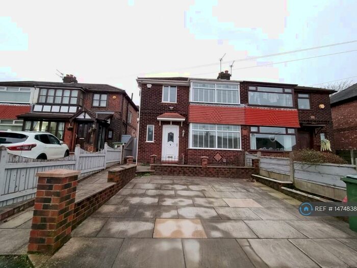 3 Bedroom Semi-Detached House To Rent In Newlyn Drive, Bredbury, Stockport, SK6