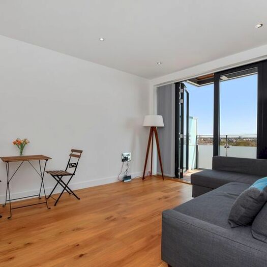 1 Bedroom Flat To Rent In Lee Street, Hackney, E8