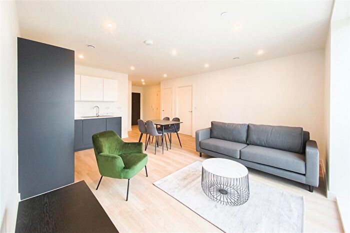 2 Bedroom Apartment To Rent In Laurence Place, Embankment West, M3