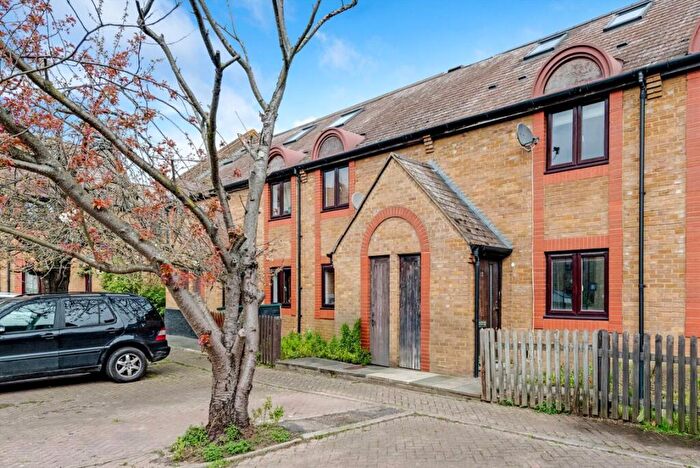 3 Bedroom Terraced House For Sale In Clifton Place, Rotherhithe, SE16