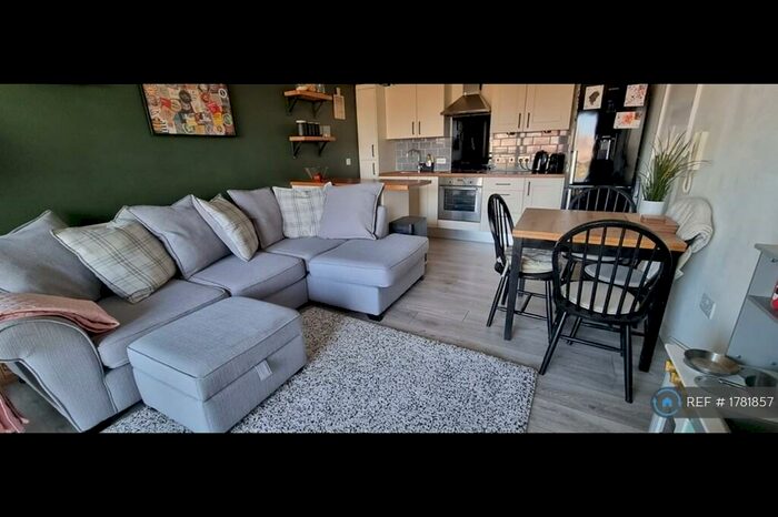 2 Bedroom Flat To Rent In The Gateway North, Leeds, LS9