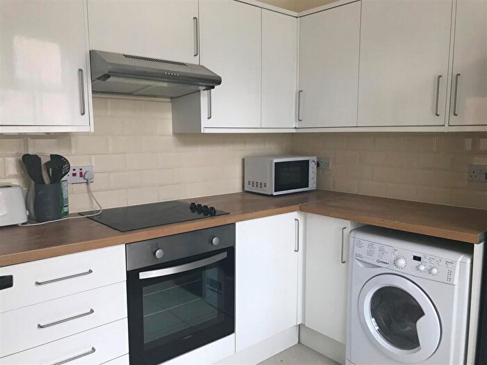 4 Bedroom End Of Terrace House To Rent In Dale Road, Selly Oak, Birmingham, B29