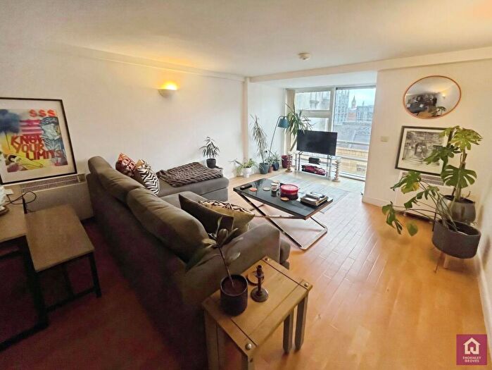 2 Bedroom Flat For Sale In , Whitworth Street West, Manchester City Centre, M1