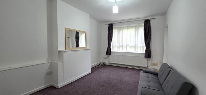 3 Bedroom Apartment To Rent In Boundary Road, St Johns Wood, NW8