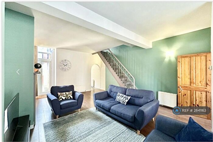 4 Bedroom Terraced House To Rent In Cheddar Street, Manchester, M18