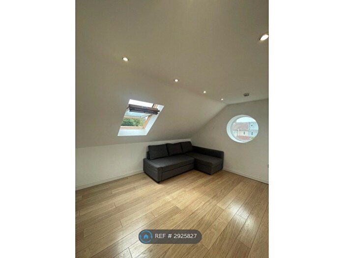 Studio To Rent In Fountain Mill, Bristol, BS5