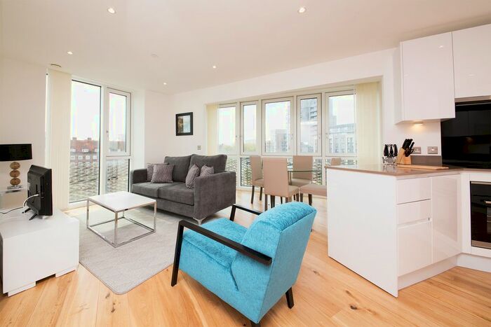 2 Bedroom Flat To Rent In City West Tower, High Street, Stratford, London, E15