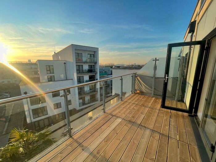 2 Bedroom Apartment To Rent In Papyrus Court, Hillyfield, Walthamstow, E17