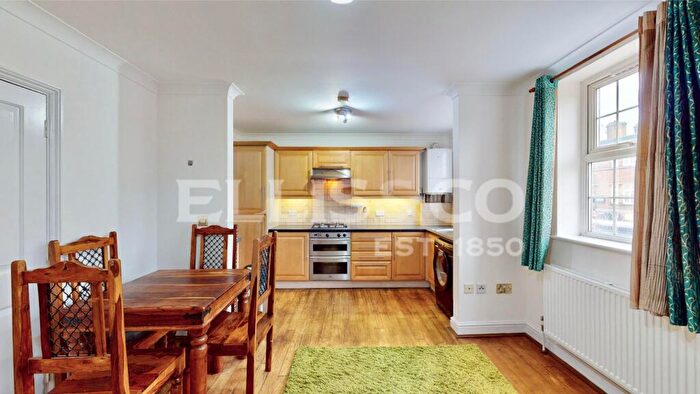 2 Bedroom Apartment To Rent In Tower Bridge Mews, Harrow, HA1