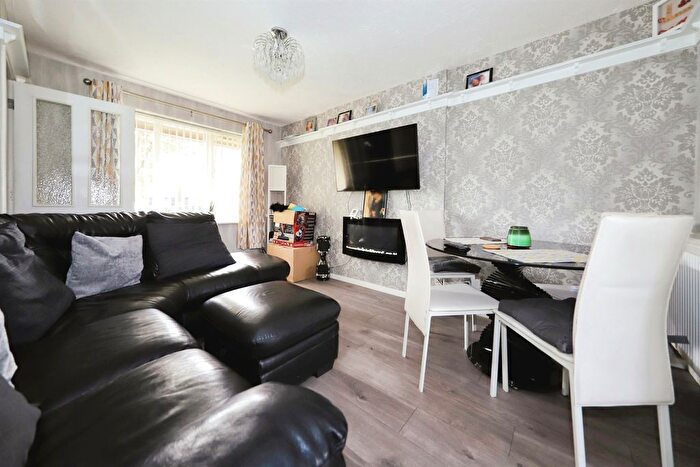 2 Bedroom Semi-Detached House For Sale In Edensor Close, Wolverhampton, WV10