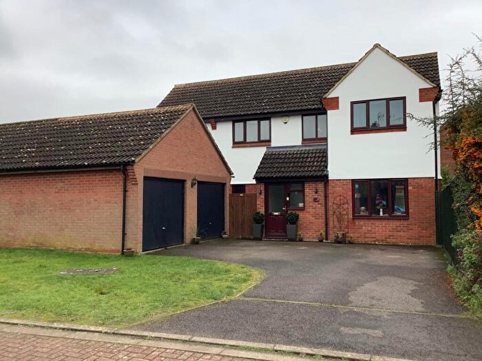 4 Bedroom Detached House For Sale In Whittle Road, Thame, OX9