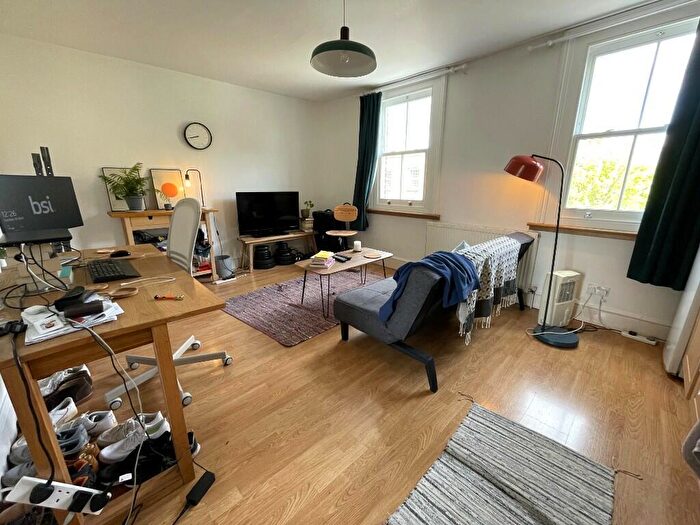 1 Bedroom Flat To Rent In New North Road, Islington, London, N1
