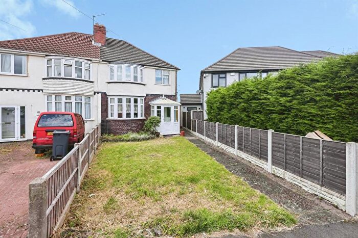 3 Bedroom Semi-Detached House For Sale In Swan Crescent, Oldbury, B69