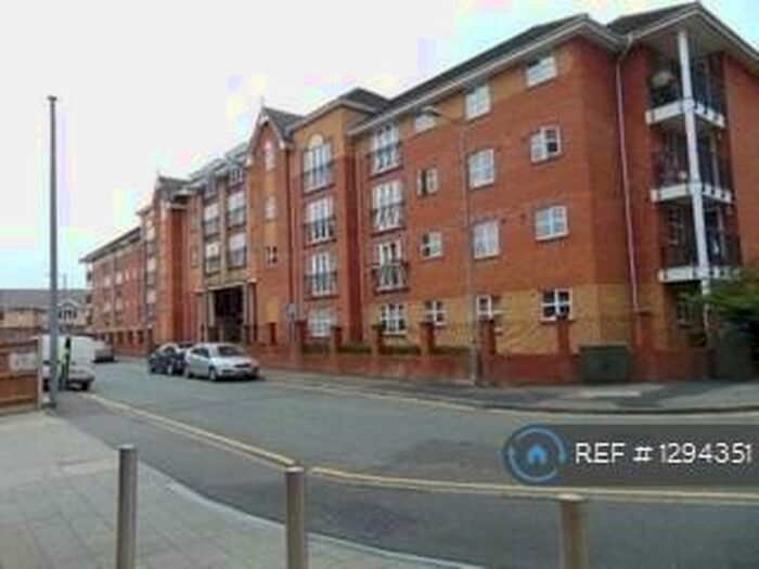 1 Bedroom Flat To Rent In Noble Court, Slough, SL2