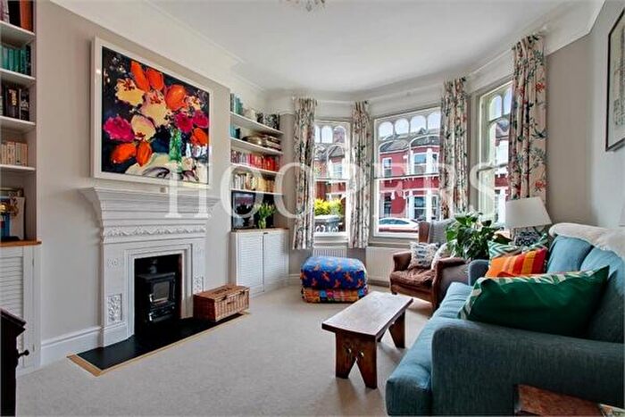 2 Bedroom Maisonette For Sale In Mora Road, London, NW2