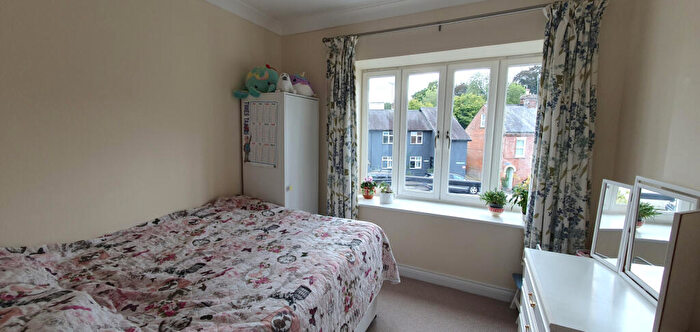 3 Bedroom Flat To Rent In Downton, SP5