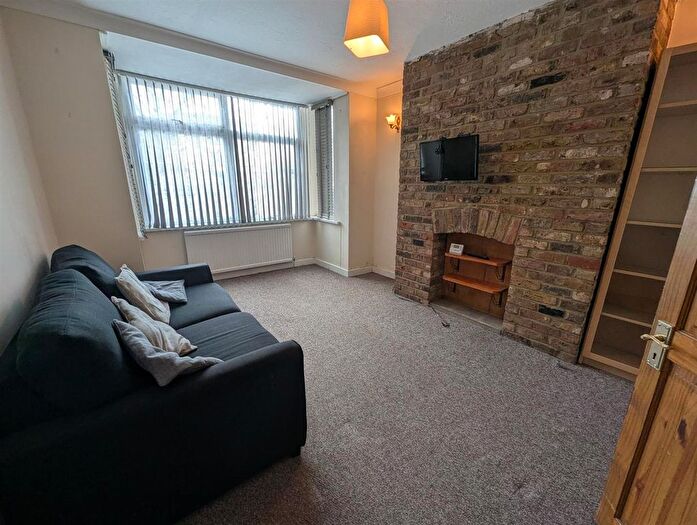 2 Bedroom Property To Rent In Church Road, Northolt, UB5
