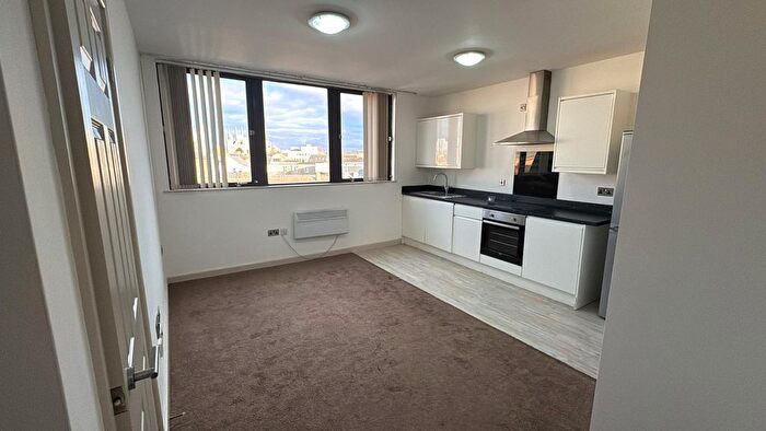 2 Bedroom Flat To Rent In Priestgate, Peterborough, PE1