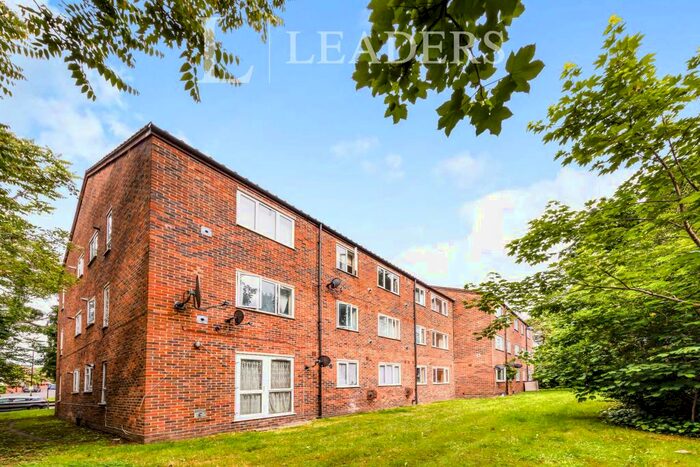 2 Bedroom Flat To Rent In Radley Court, Beachborough Road, BR1