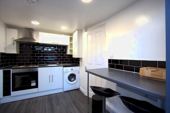 1 Bedroom Flat To Rent In Kingsway, Enfield, EN3