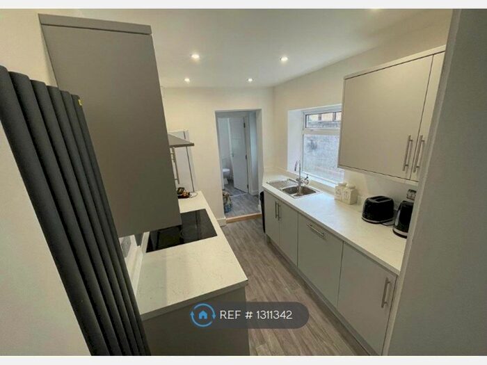 5 Bedroom Terraced House To Rent In Gloucester, Gloucester GL1