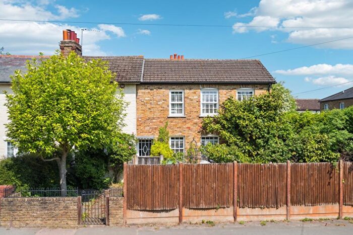 4 Bedroom Semi-Detached House For Sale In High Street, Iver, SL0