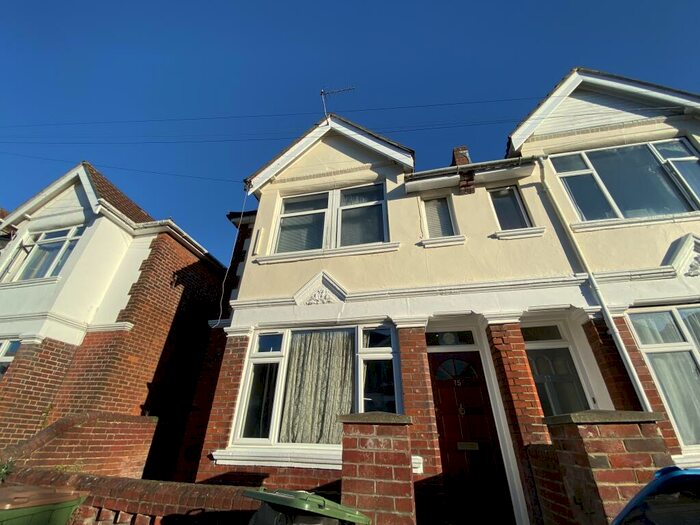 5 Bedroom House To Rent In Harborough Road, SO15